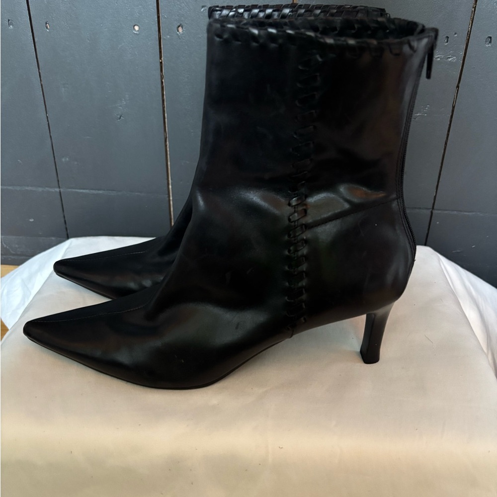 Unisa Black Leather Heeled Boots with Stitch Detail